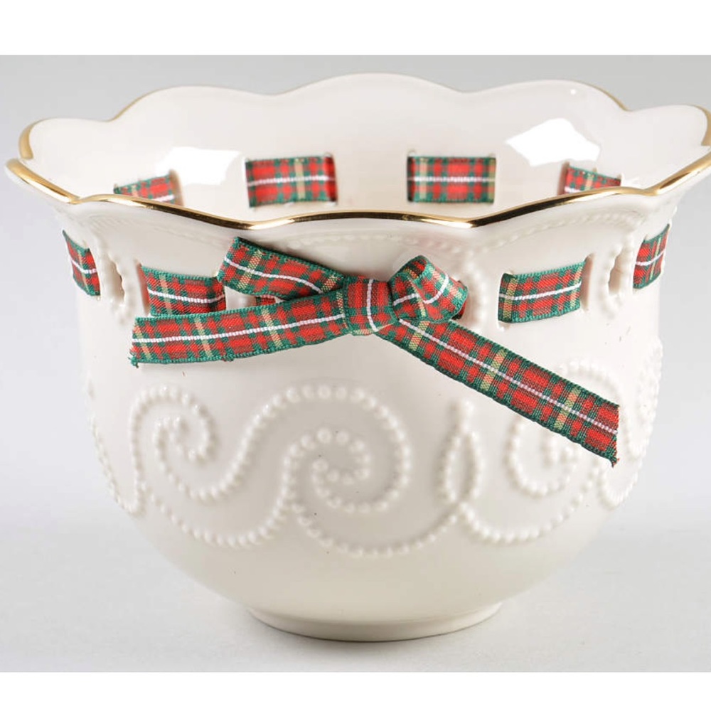 Lenox Collectible Porcelain Scalloped Bowl | 24K Gold Trimmed